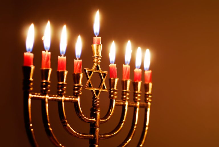 Elder Care Tips: Enjoying a Safe and Healthy Hanukkah with Your Loved Ones | Reliant at Home Care