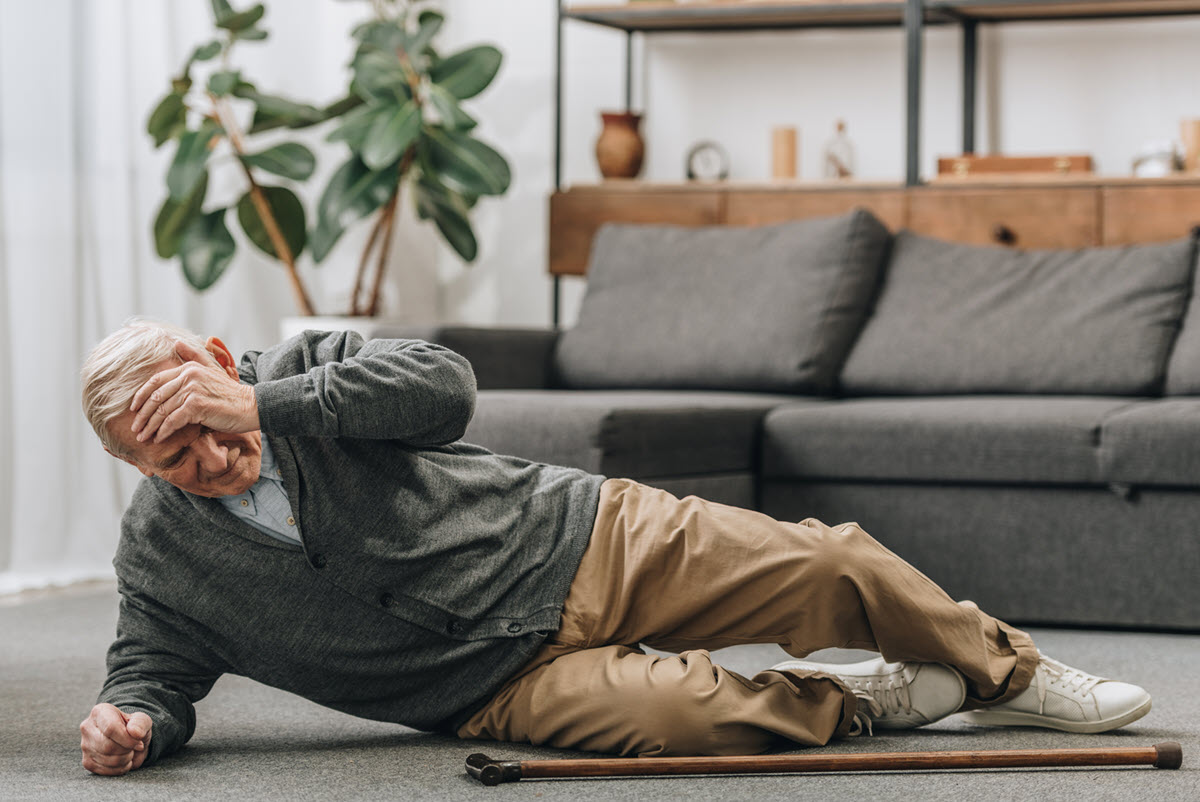 Tips for Reducing Fall Injury Risk for Seniors with Osteoporosis | Reliant at Home Care