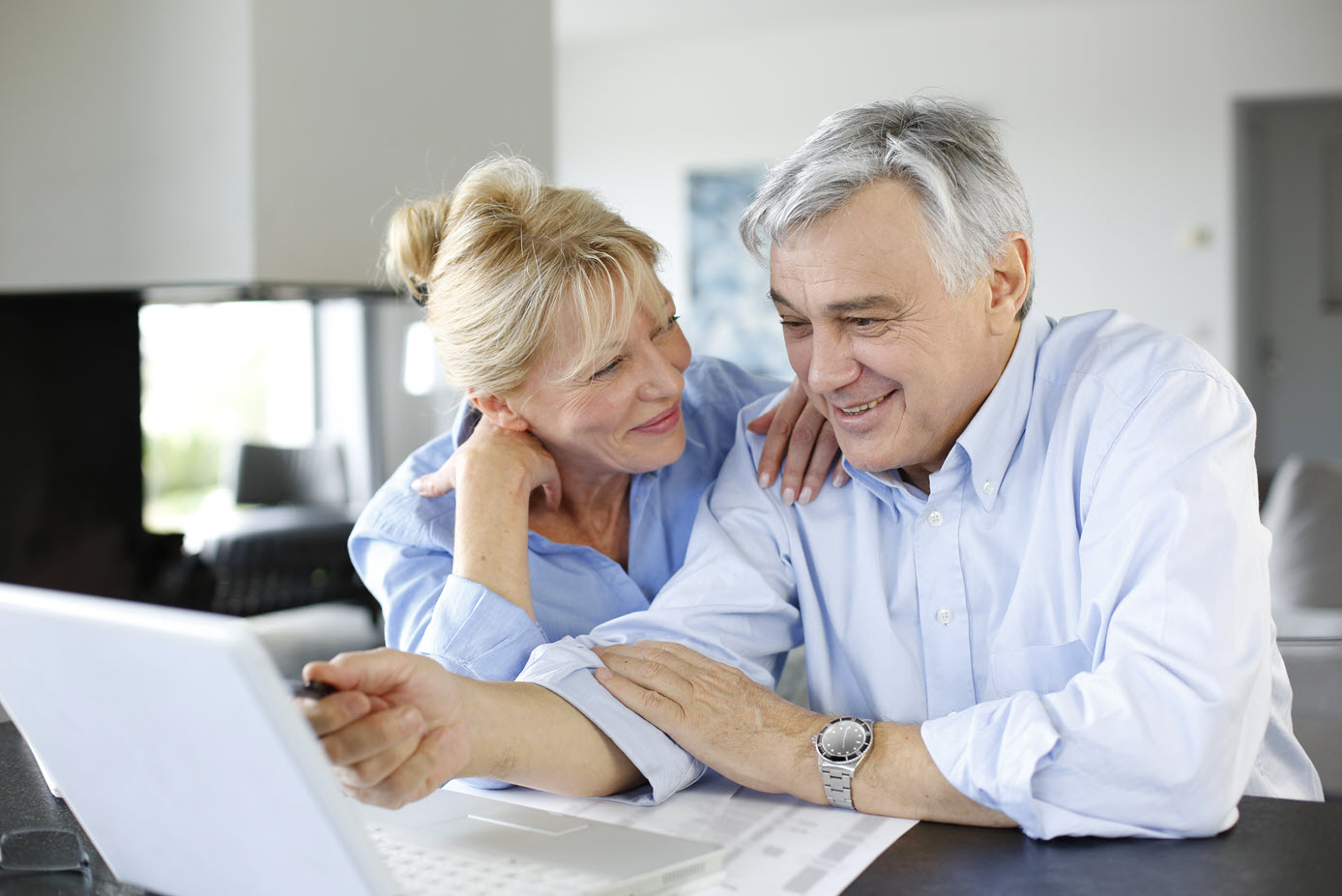 Why Older Adults Should be Using the Internet | Reliant at Home Care